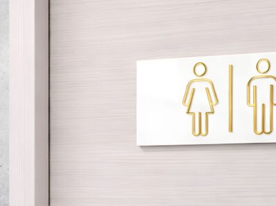 tabliczka na drzwi do toalety